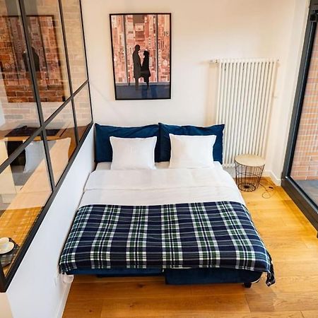 Chic Apartment In Historic Koneser Area Варшава Екстер'єр фото