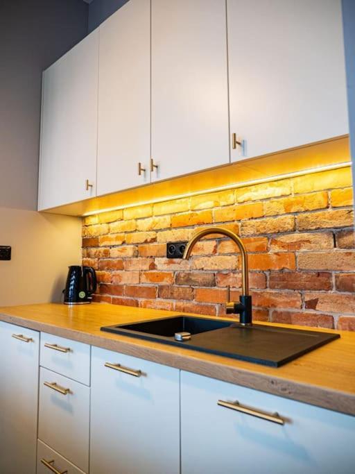 Chic Apartment In Historic Koneser Area Варшава Екстер'єр фото