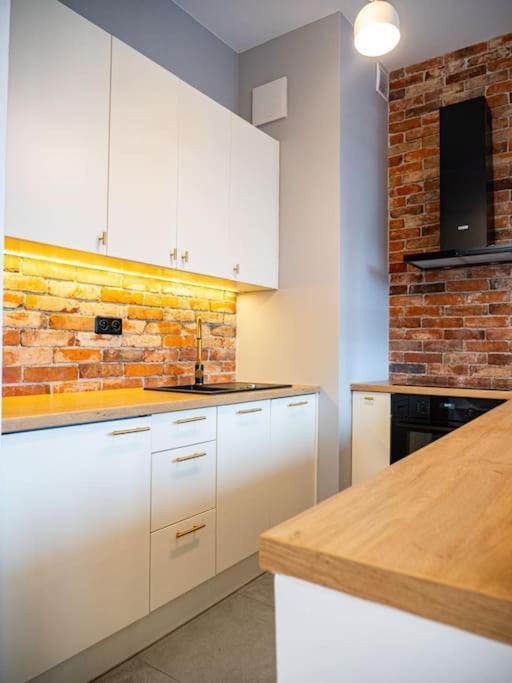 Chic Apartment In Historic Koneser Area Варшава Екстер'єр фото