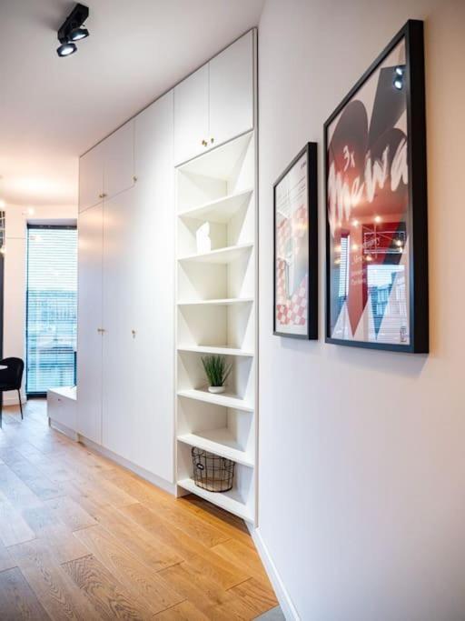 Chic Apartment In Historic Koneser Area Варшава Екстер'єр фото