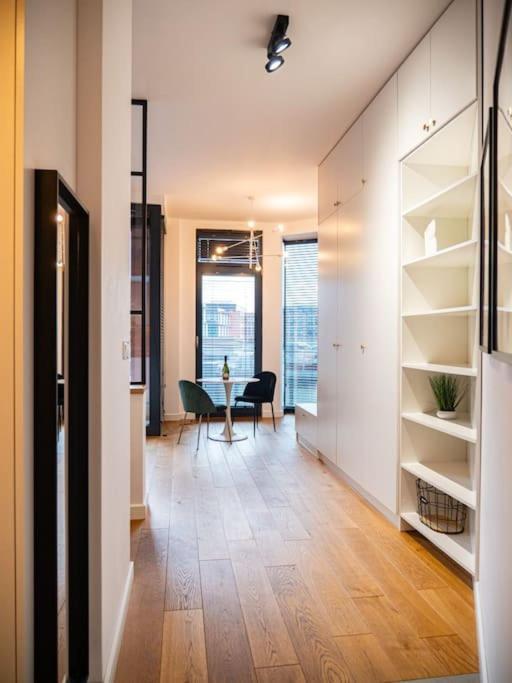 Chic Apartment In Historic Koneser Area Варшава Екстер'єр фото