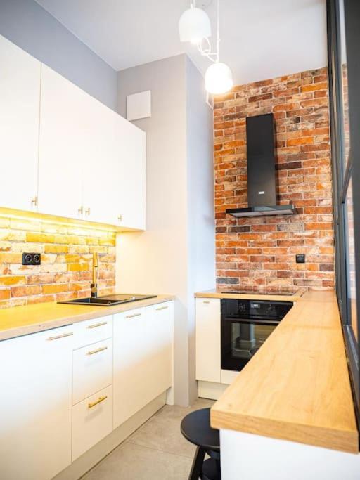 Chic Apartment In Historic Koneser Area Варшава Екстер'єр фото