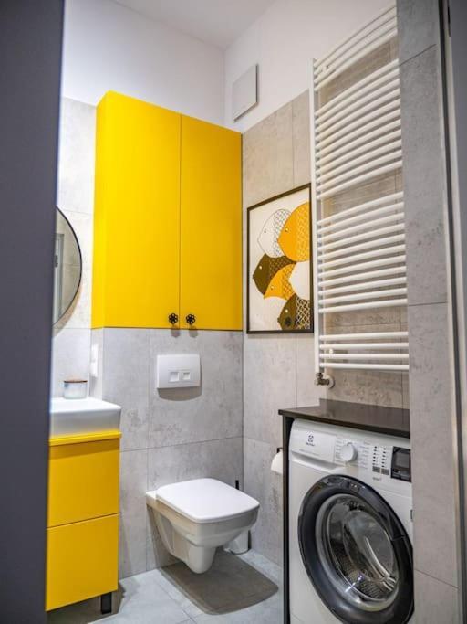 Chic Apartment In Historic Koneser Area Варшава Екстер'єр фото