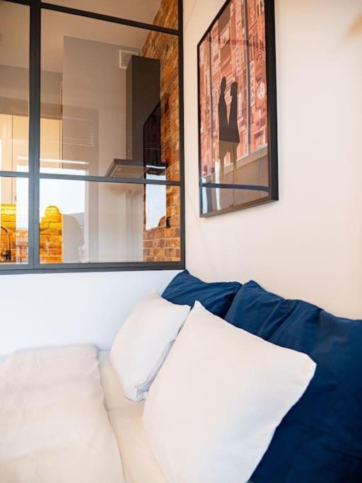 Chic Apartment In Historic Koneser Area Варшава Екстер'єр фото